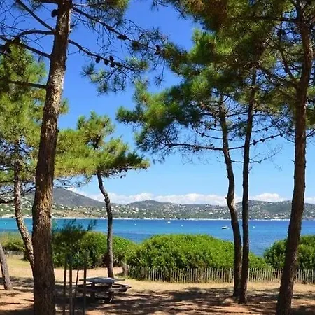 2p Entierement Renove , Piscine , 1 Km De La *