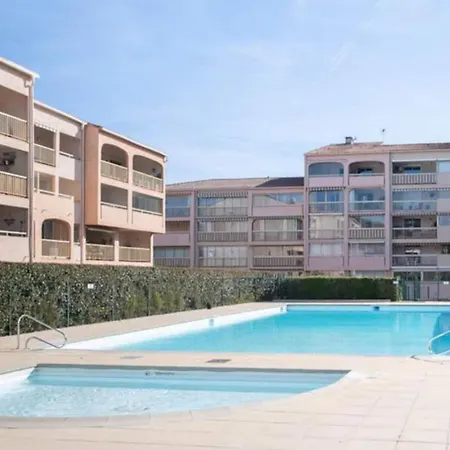 2p Entierement Renove , Piscine , 1 Km De La Apartment